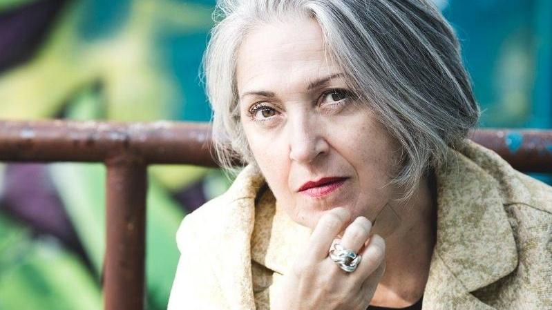 Tre giorni di teatro in giro per la città tra poesia, cinema e letture itineranti