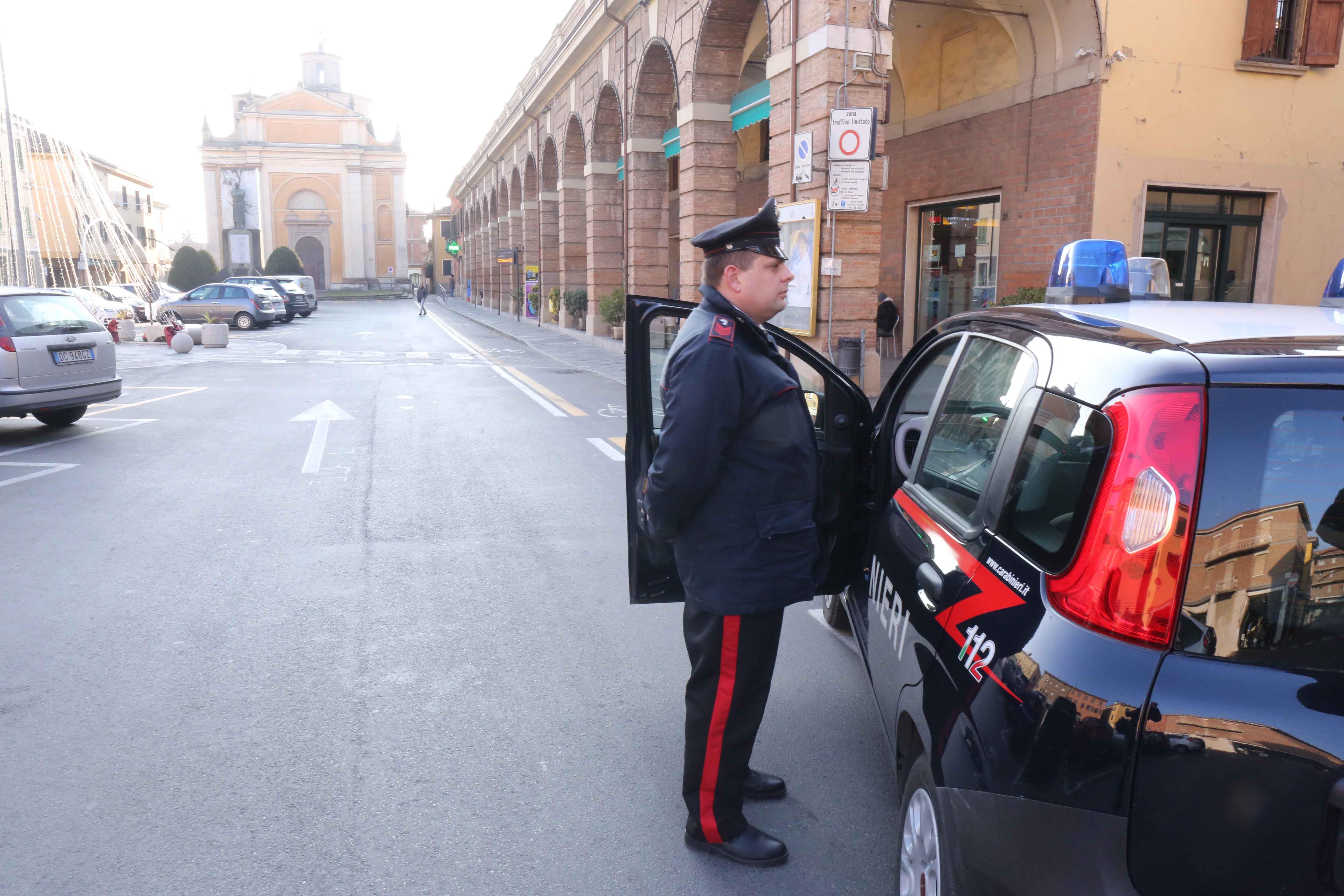 Montecchio, botte e minacce ai genitori per fare la bella vita: arrestato