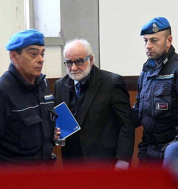 C’è anche un video con l’aggressione di Casonato all’agente 