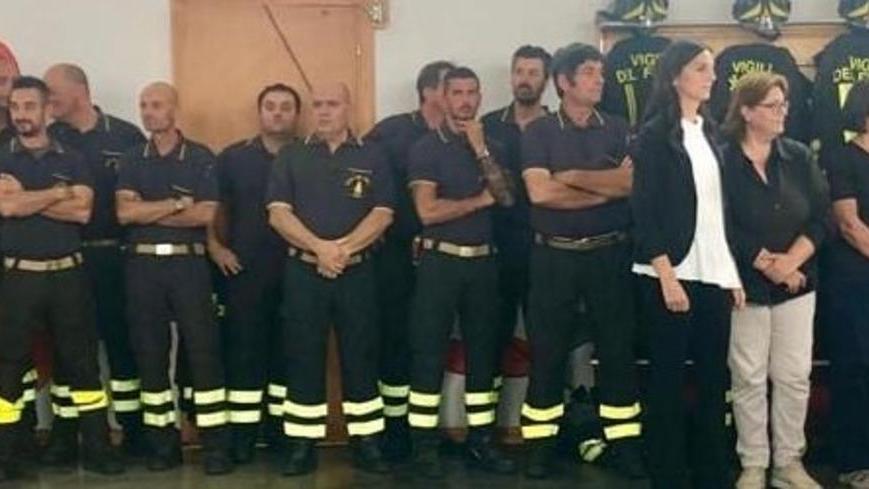 Donazione ai vigili del fuoco