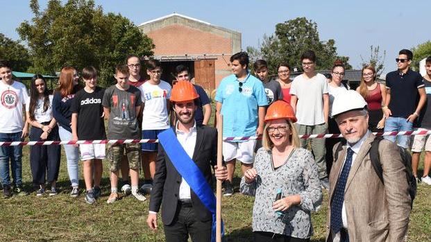 Posata la prima pietra del polo di via Fratelli Rosselli