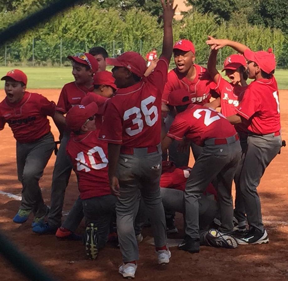 La gioia dei ragazzini della Reggio Baseball che tra due settimane giocheranno per lo scudetto Under 12