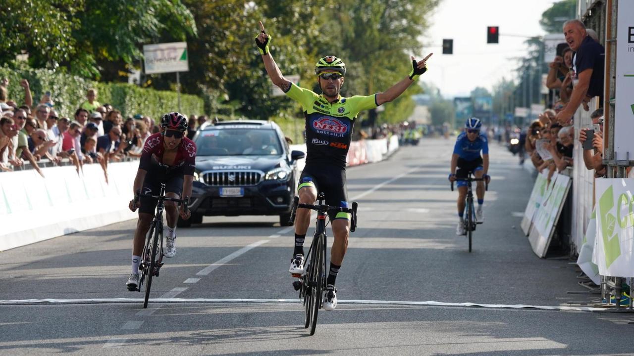L'arrivo del Giro della Toscana con la vittoria di Visconti