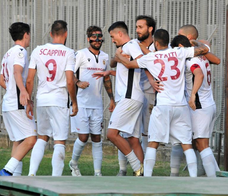 “Aspettando i Cent’Anni”: la Reggiana svela in piazza le nuove maglie ufficiali