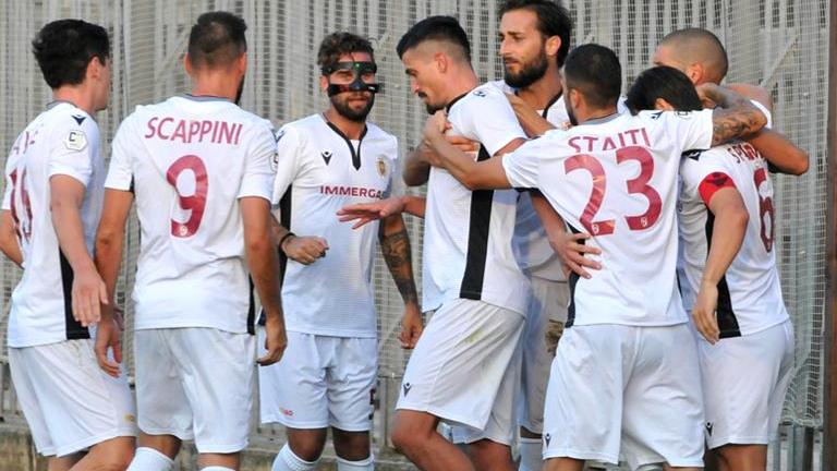 “Aspettando i Cent’Anni”: la Reggiana svela in piazza le nuove maglie ufficiali
