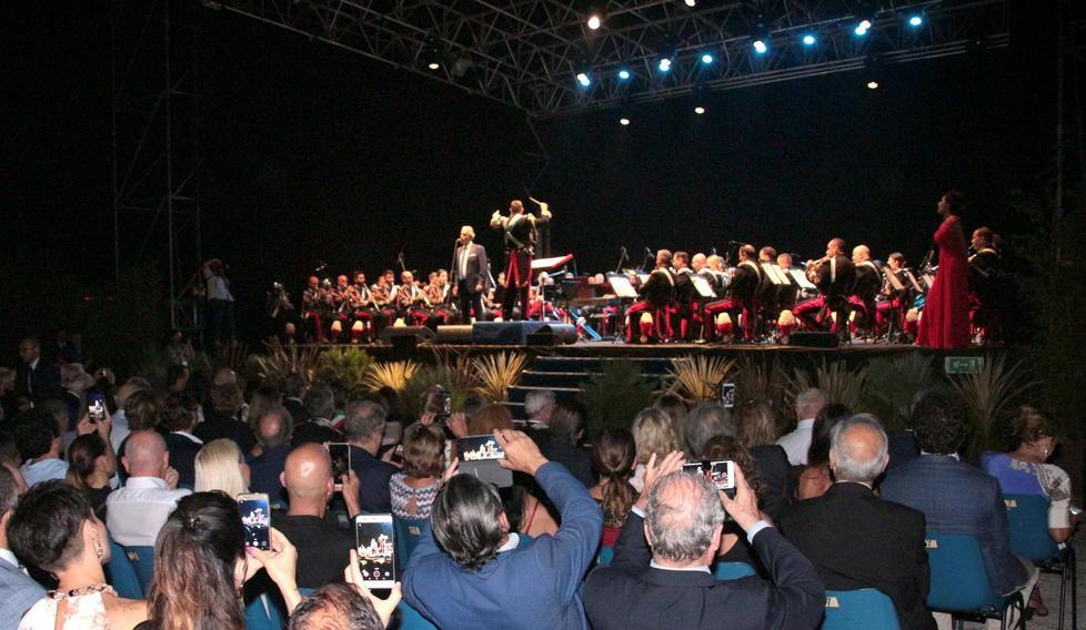 Il cabaret non funziona ma la musica pop sì Il bilancio di Villa Bertelli