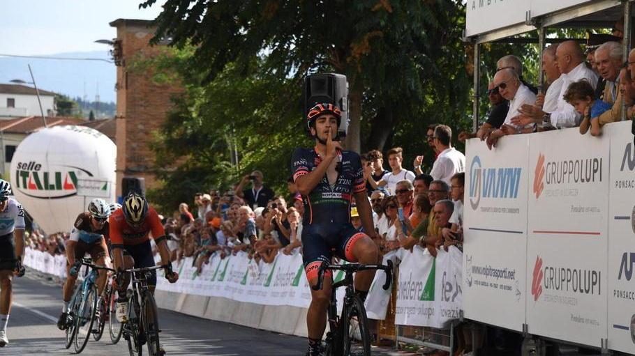 Il vincitore del Tour Egan Bernal è il big Vincenzo Nibali e Sonny Colbrelli dicono no Attenzione a Pasqualon e ai molti giovani