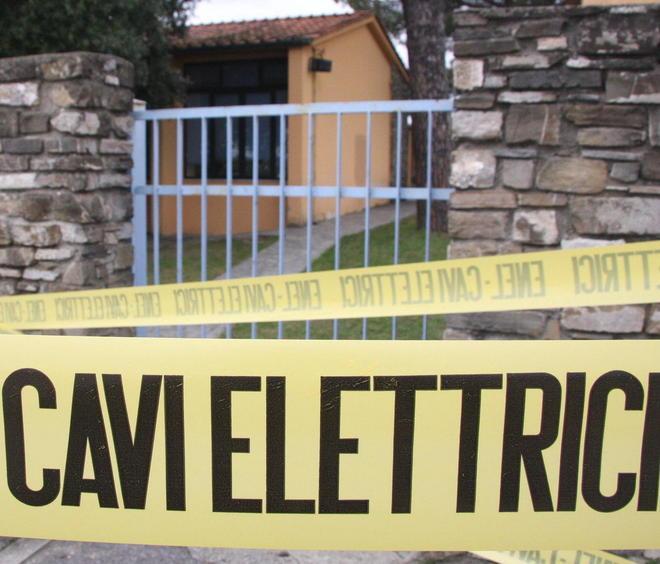 Ditta trancia per due volte il cavo elettrico