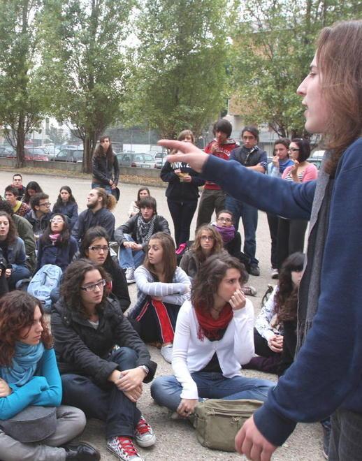 Esplosione di ragazzi alle scuole superiori Cento iscritti in più 