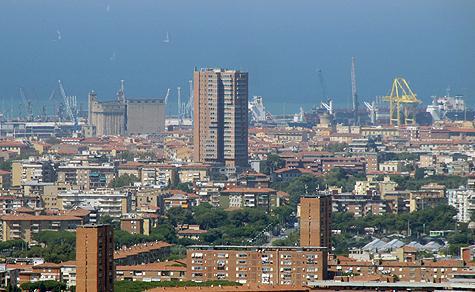 Tutti in città sentono il puzzo di gas ma nessuna centralina lo ha rilevato...