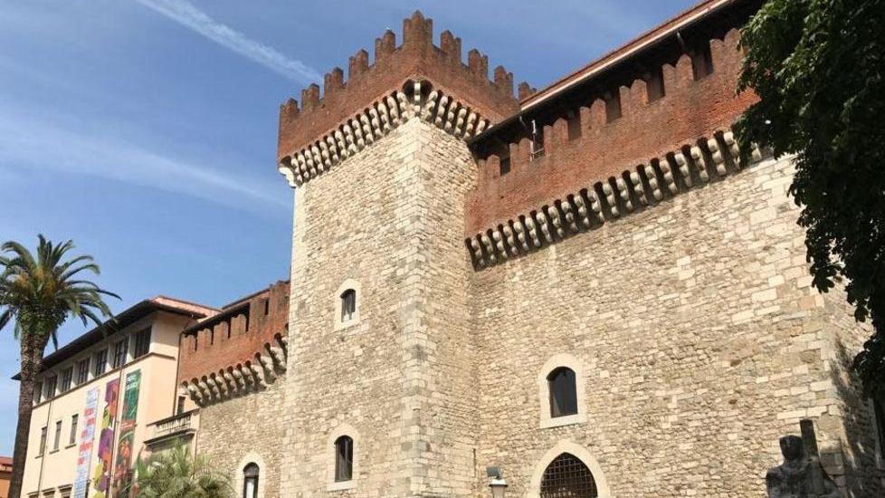 Preiscrizioni in Accademia a Carrara, spunta l’intermediario cinese