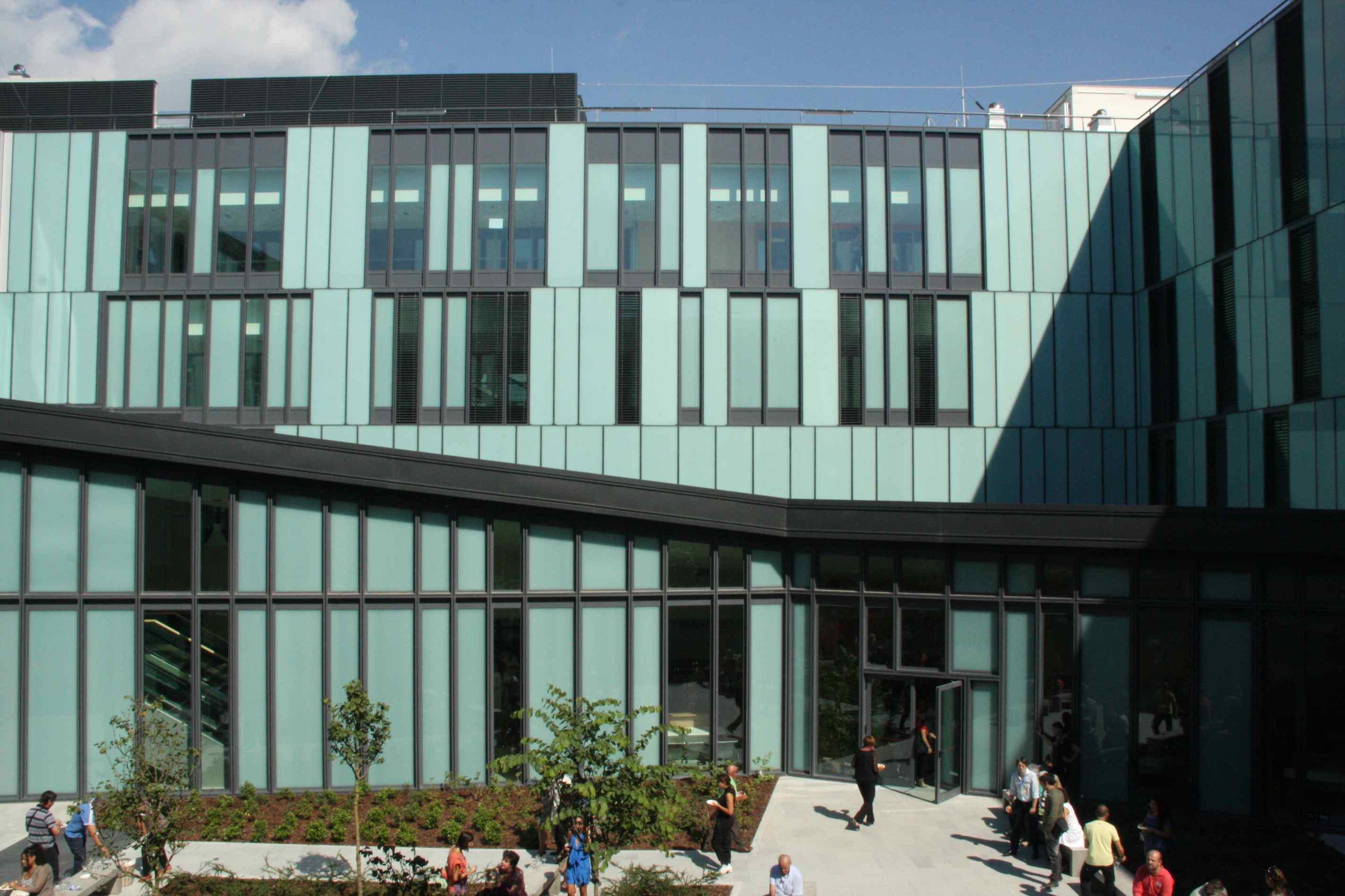 L'esterno dell'ospedale Santo Stefano di Prato