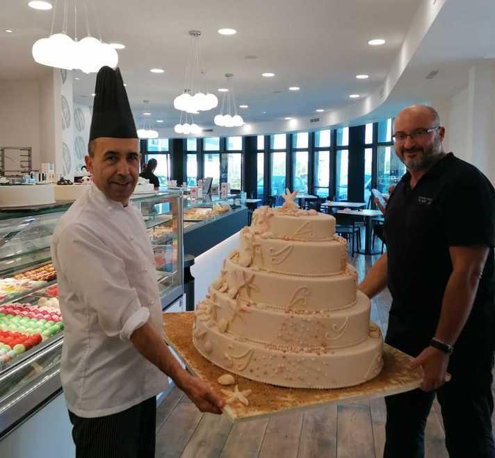 Pasticcieri, camerieri e commessi: lo Chalet 3.0 cerca sei nuovi addetti 