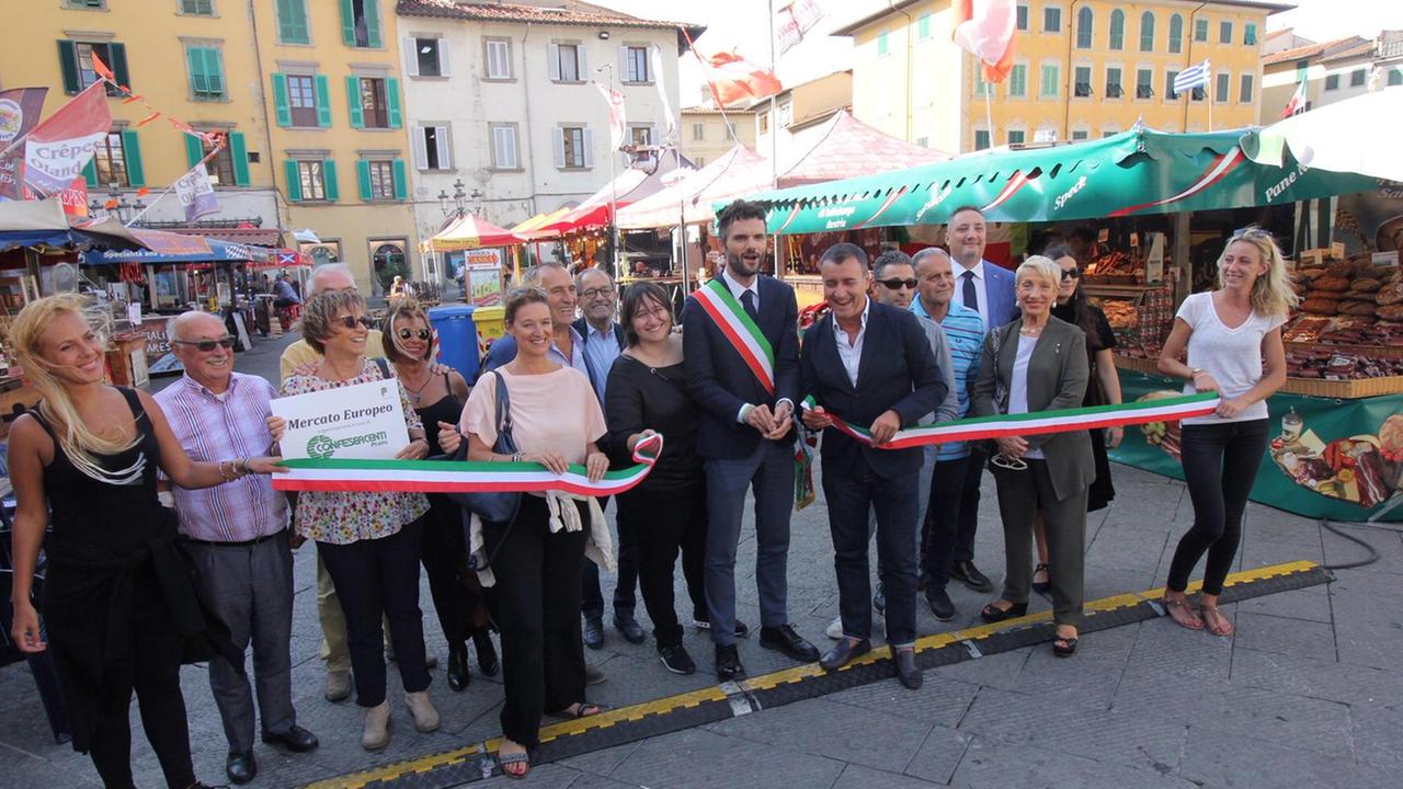 Inaugurato in piazza Duomo il Mercato Europeo di Prato