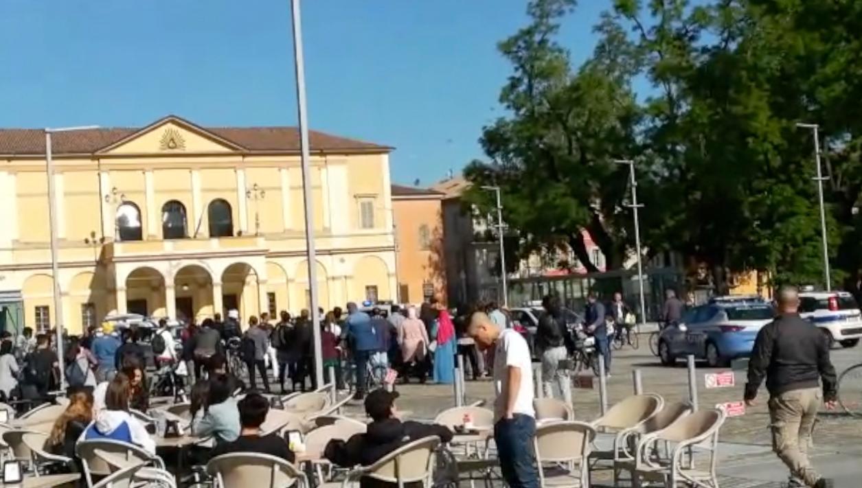 Piazza Vittoria a Reggio Emilia dove è avvenuta la rapina