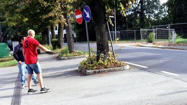 Alle scuole di Cognento il pericolo è in strada «Non c’è visibilità»
