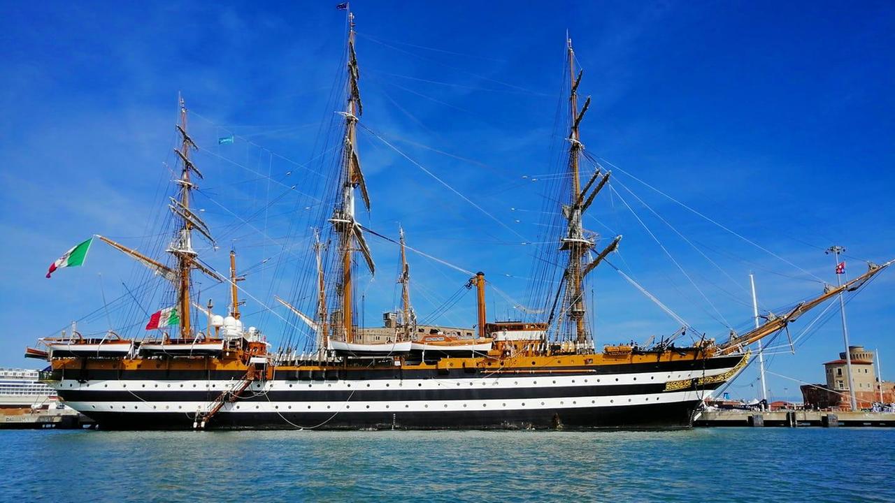 La Vespucci è tornata a Livorno, resterà fino al 25 settembre