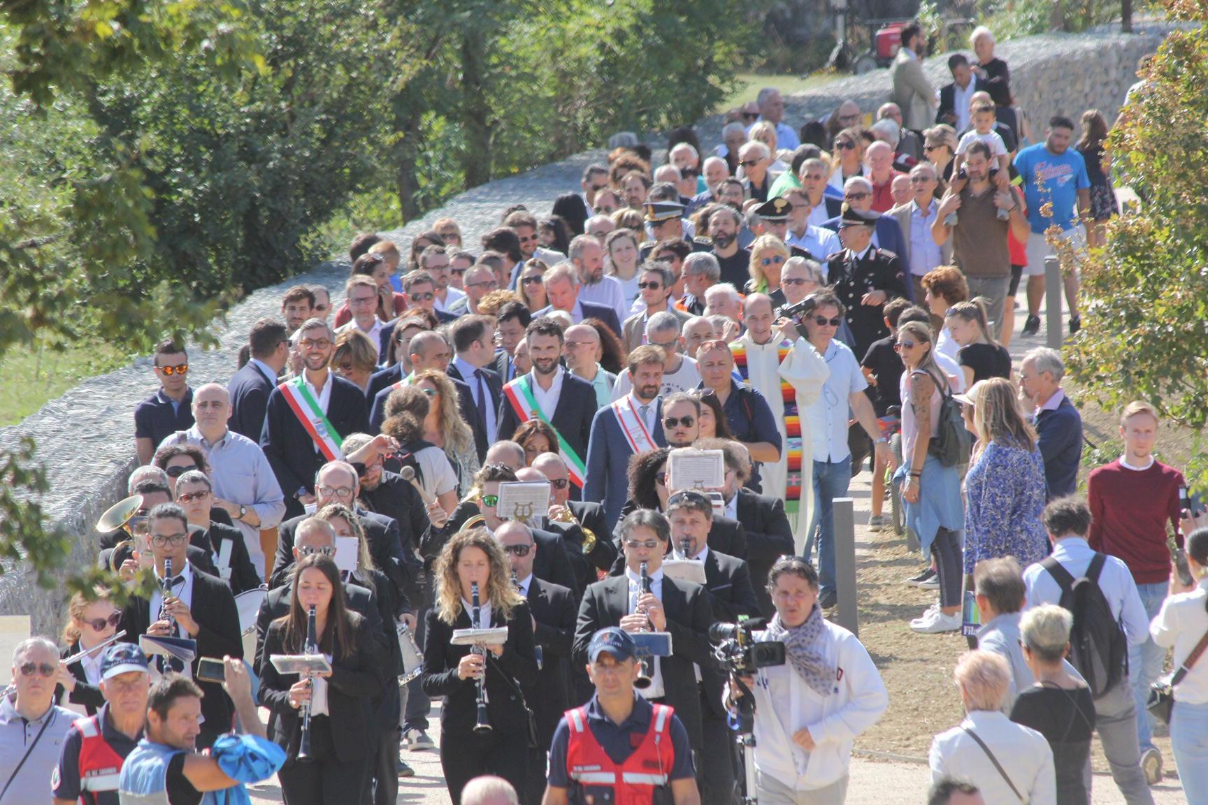L'inaugurazione del ponte Manetti (foto Batavia)