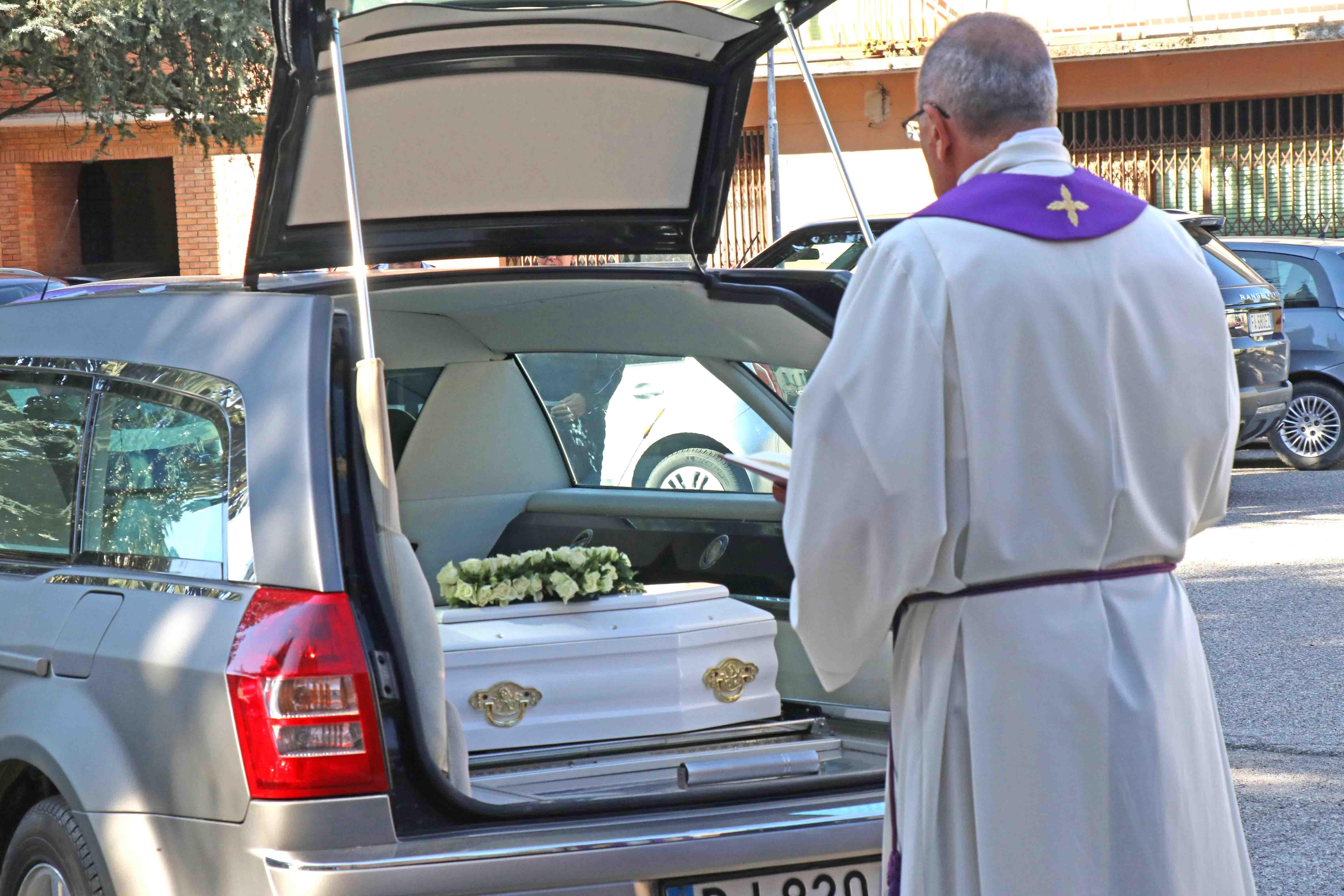 Formignana, toccante addio al piccolo Herbert 