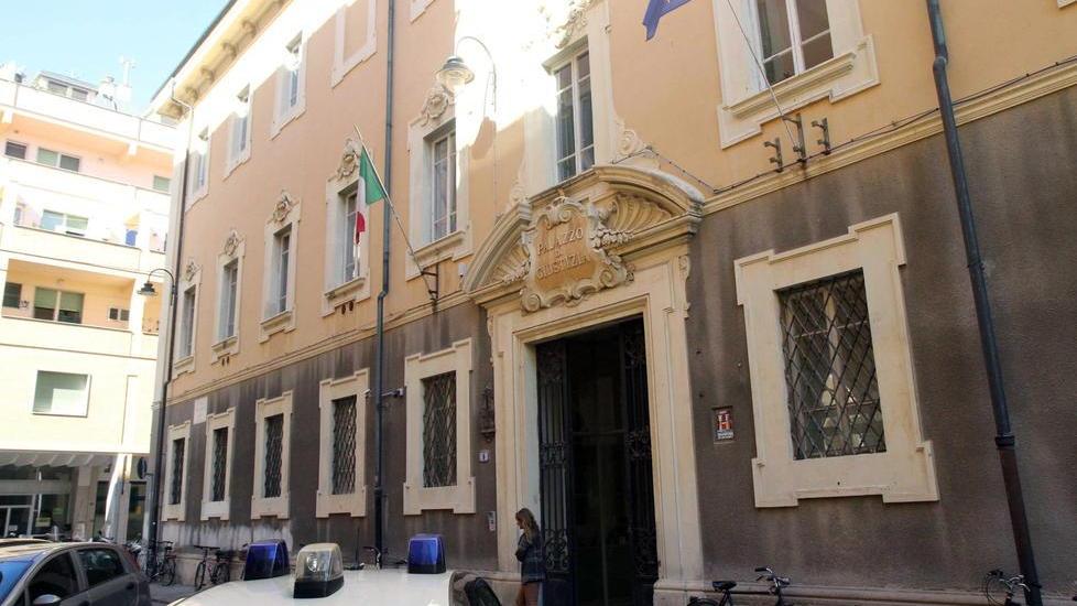 Anziana raggirata per un milione di euro: «Il consulente le ha portato via due case»