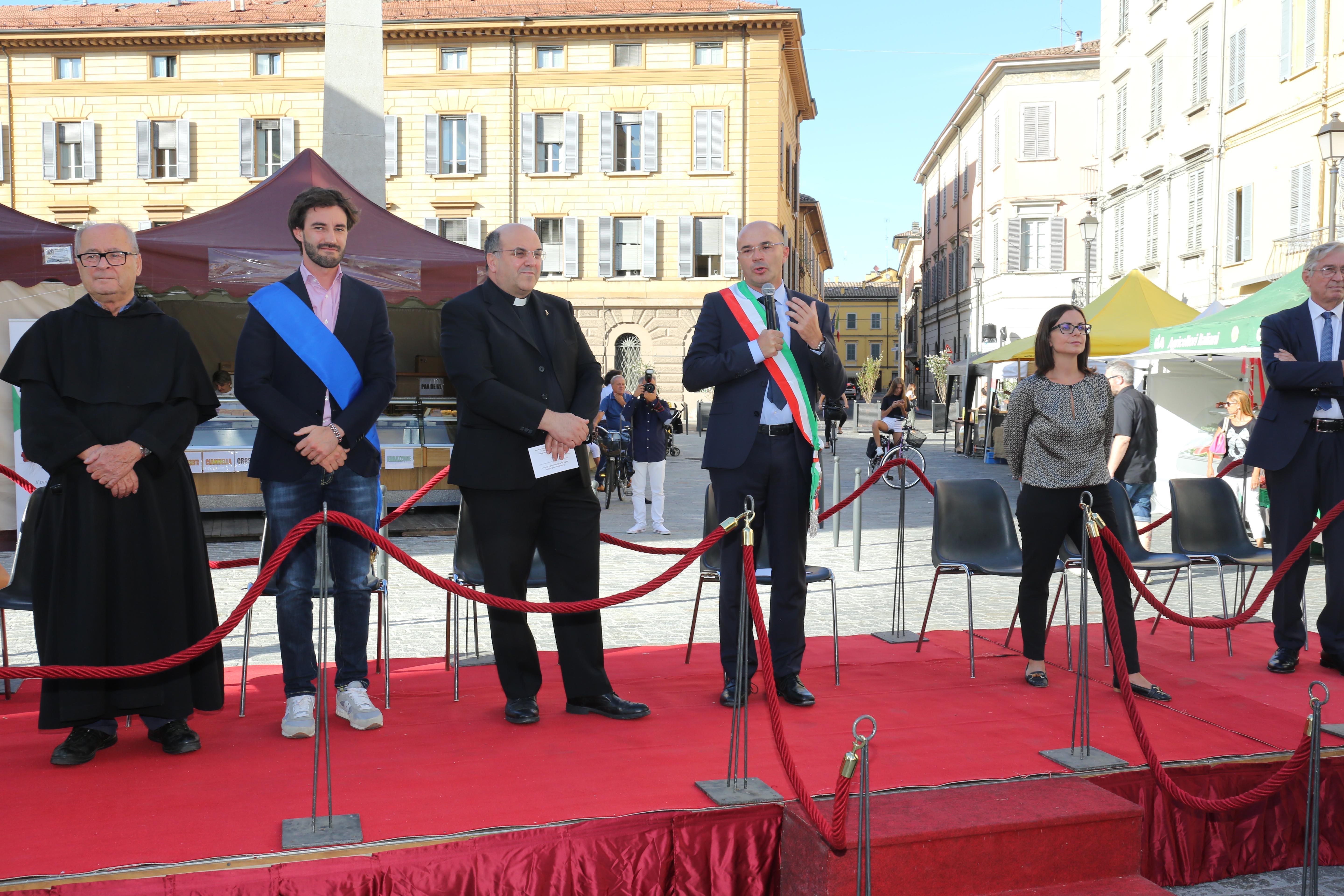 Avete scordato di inaugurare le piazze?