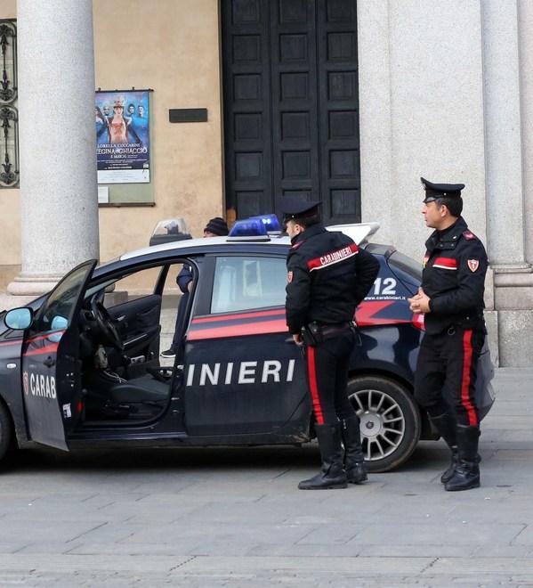 Reggio Emilia, violenza e paura vicino al teatro Valli: 19enne picchiata finisce in ospedale 