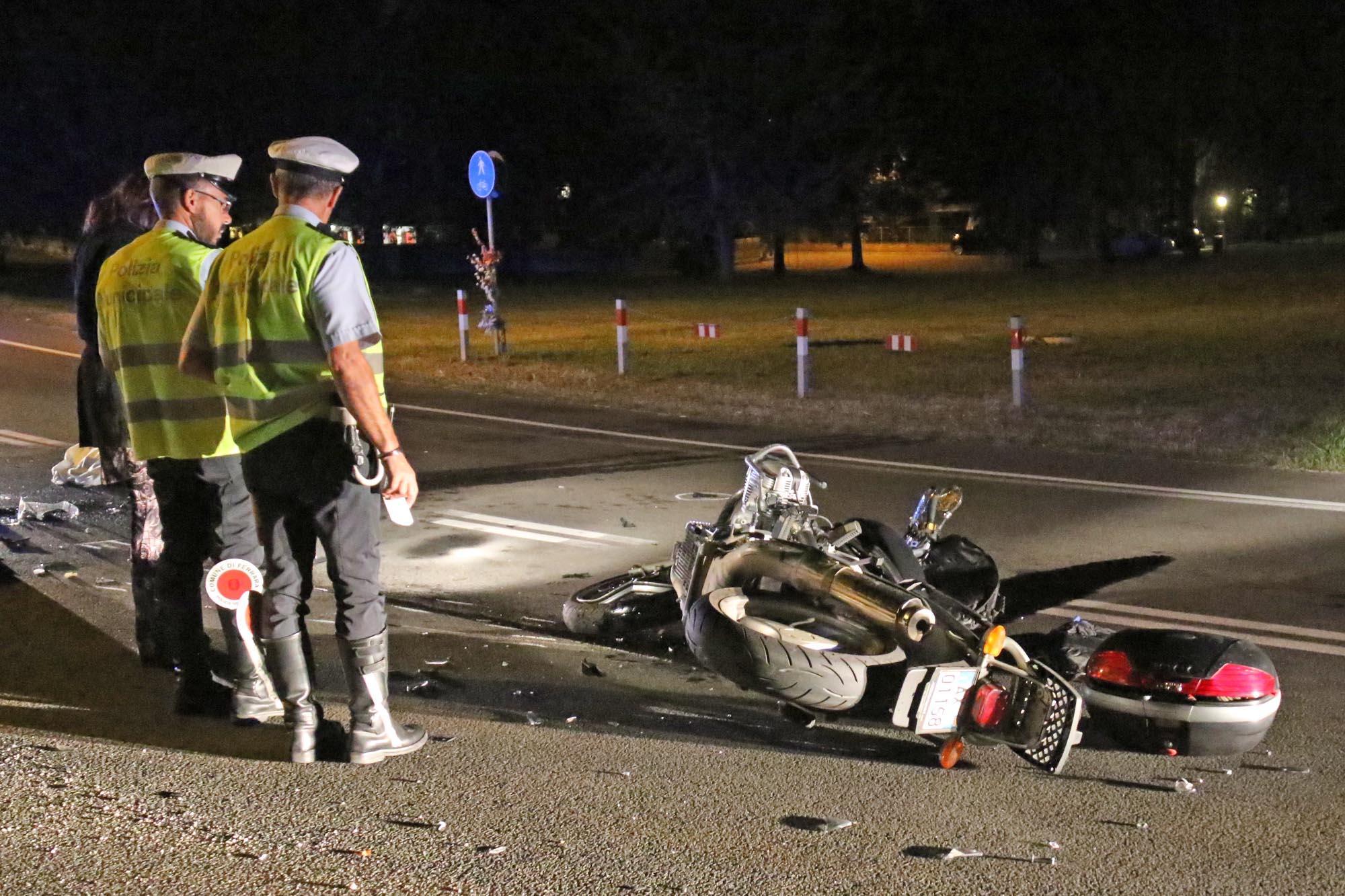 Ferrara, muore nel frontale contro un'auto 