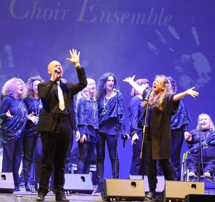 Intrecci di telai, letture d’autore e musica E il “rifiuto” più bizzarro sarà premiato 