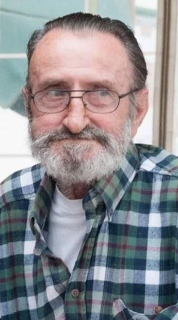 Rose bianche per Aldo Commozione ai funerali 