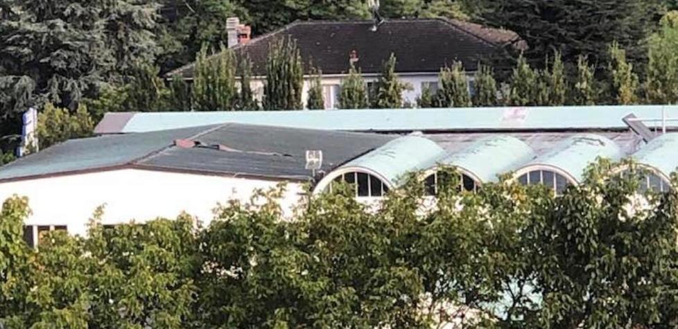 «Scoperchiato il tetto della scuola Giovanni XXIII»
