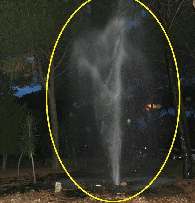 Getto d’acqua svetta per ore per un guasto improvviso 