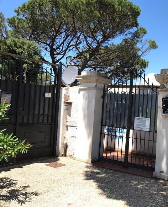 «Il cancello deve stare aperto» C’è la sentenza del Tribunale 