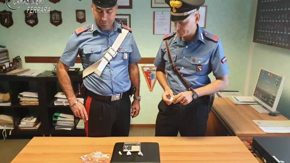 Due arresti per spaccio Avevano 1.755 euro e 15 grammi di cocaina