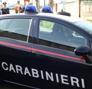 Bacia e palpeggia una 12enne, arrestato 