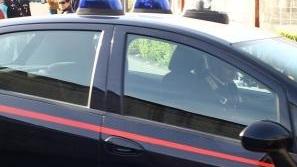 Bacia e palpeggia una 12enne, arrestato