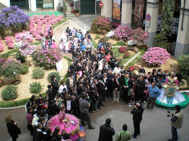 Scuola e azalea, nasce il connubio 