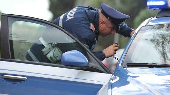 Tre persone a rischio, le salvano i poliziotti