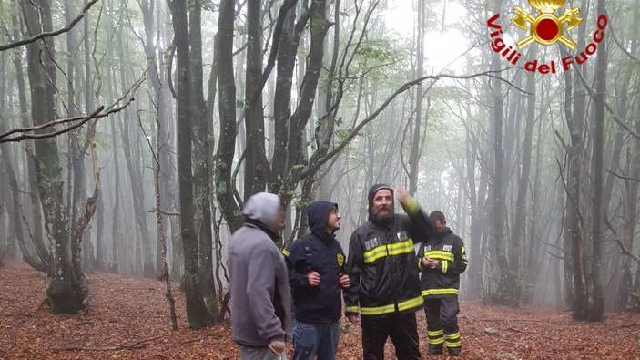 Si perdono a quota 1500 metri salvati dai vigili del fuoco