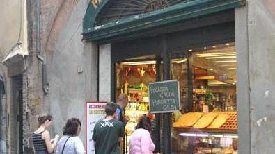 Pasqua al lavoro, scatta il boicottaggio
