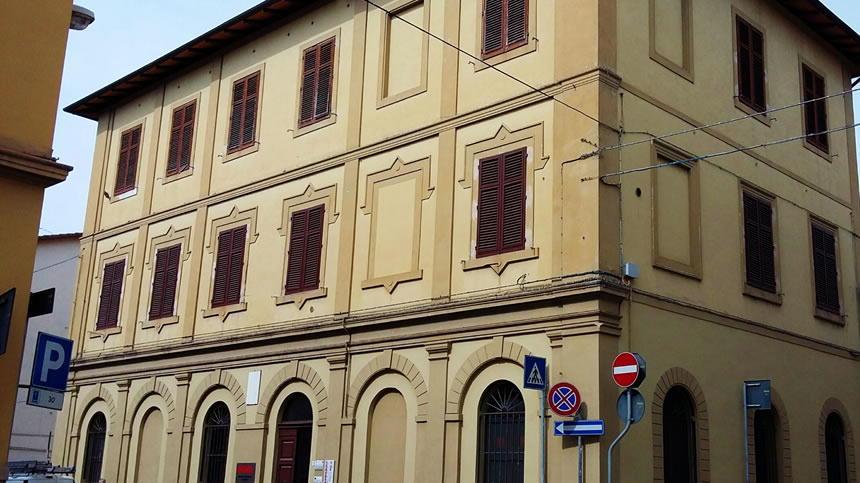 Il palazzo di via XX Settembre a Certaldo