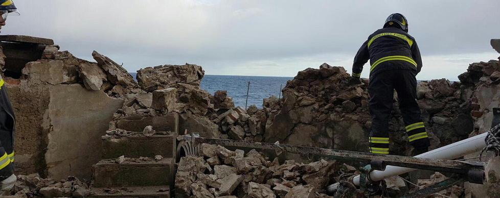 Vanno avanti i lavori per riqualificare la torre simbolo del paese