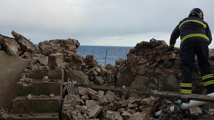 Vanno avanti i lavori per riqualificare la torre simbolo del paese