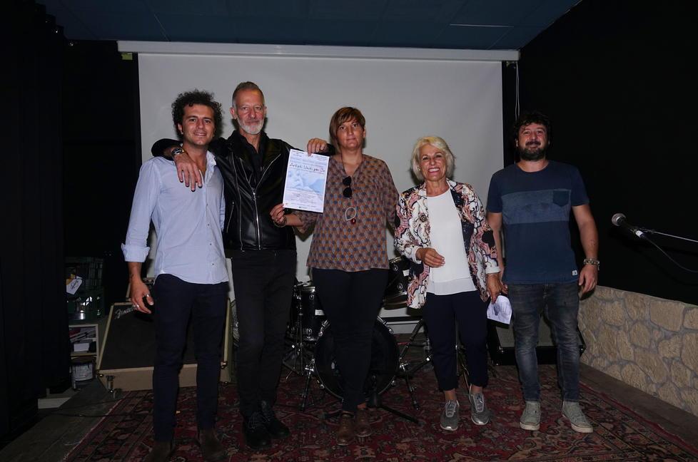 Ecco “Artisti Uniti per Jo” un evento benefico sabato sera al Surfer Joe 