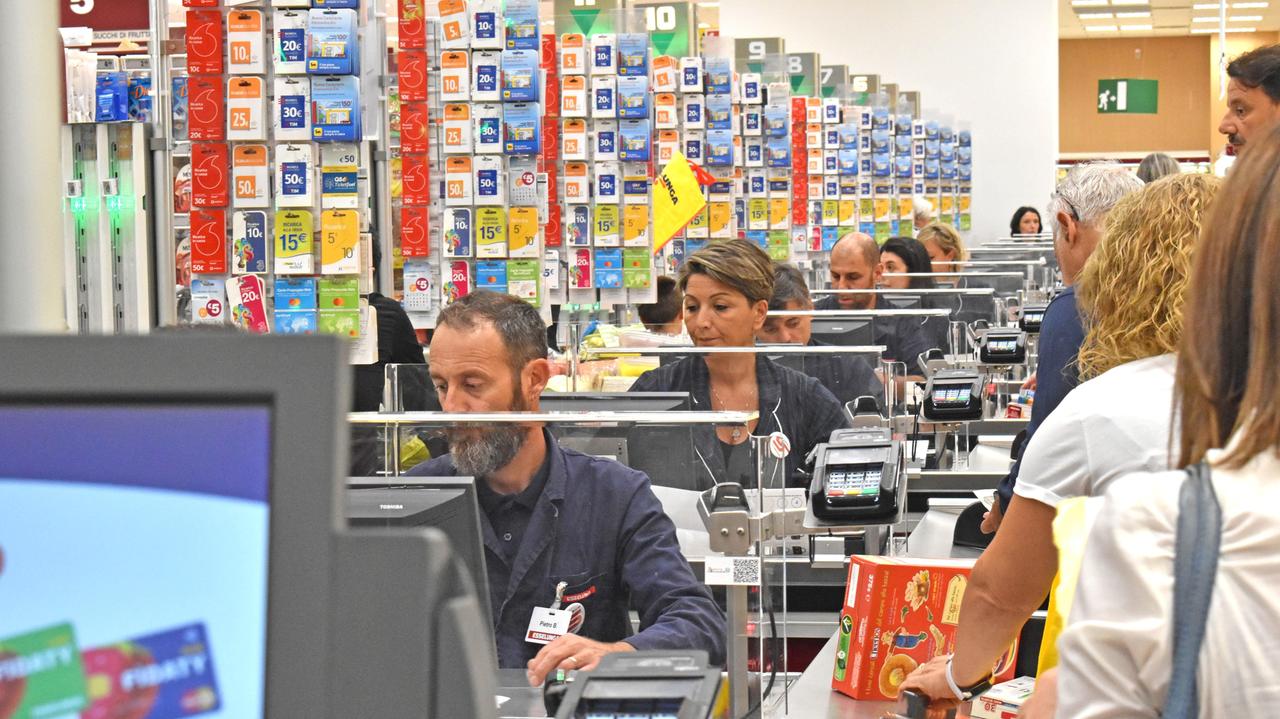 Esselunga si espande e assume in Toscana, il manager: "Ecco 20 posti"