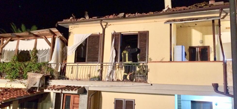 Esplosione in villa: fuori pericolo il tredicenne, mamma e compagno sempre gravissimi 