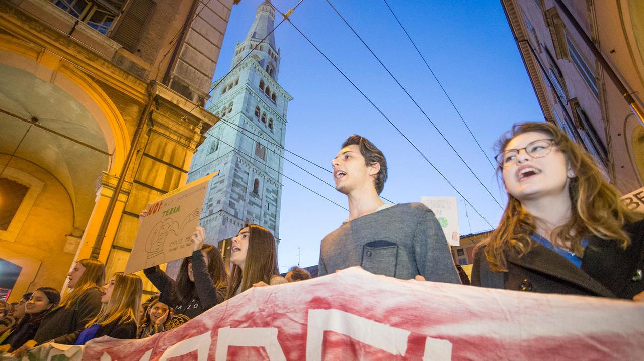 “Seguendo Greta” Venerdì i ragazzi modenesi in strada per l’ambiente