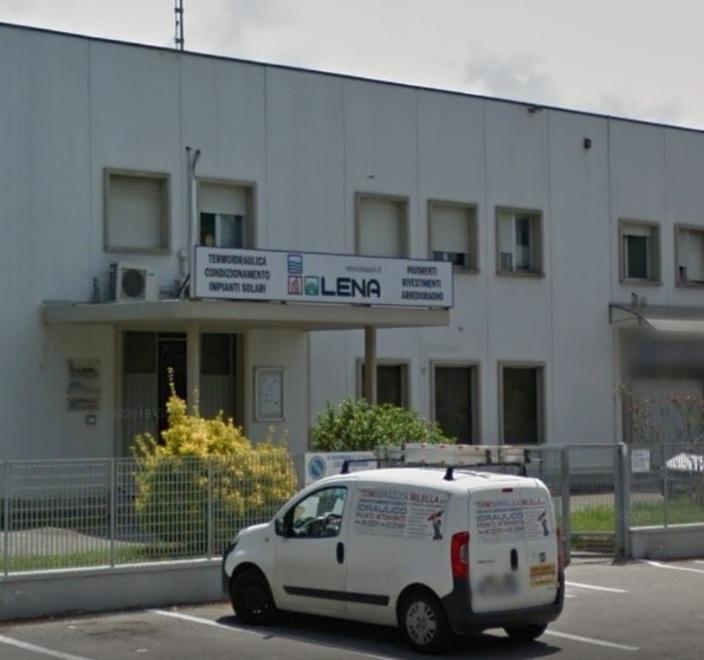 Assalto al punto vendita Lena: cancello abbattuto col muletto 