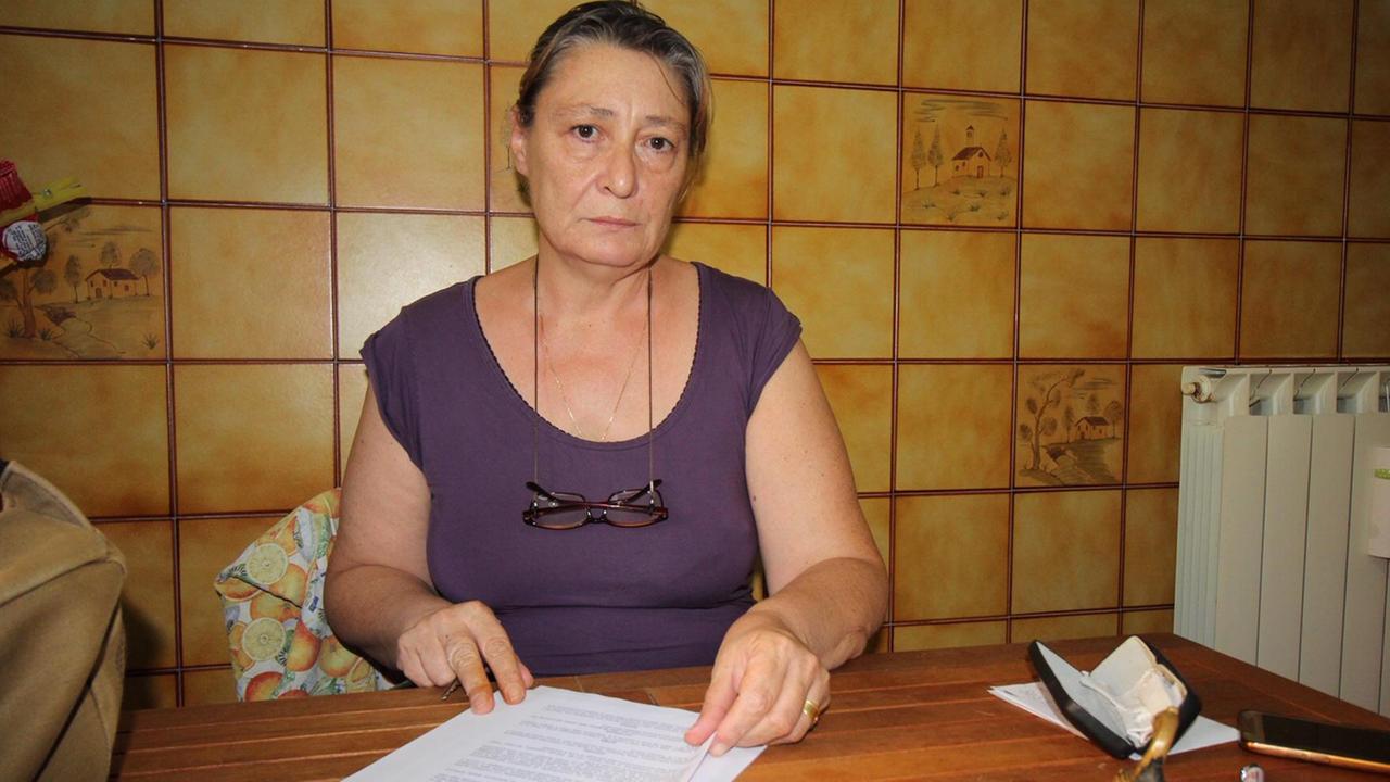 La signora Rossana Stella potrà continuare ad abitare nella sua casa popolare di Prato (foto Batavia)
