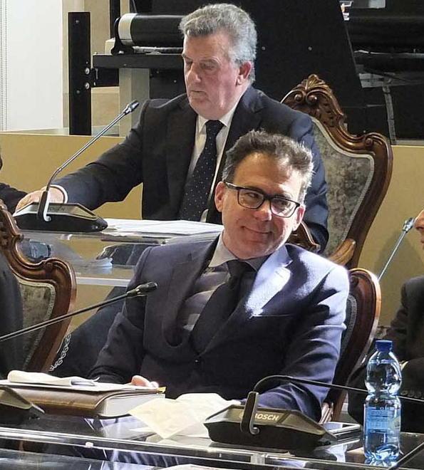 Mozione di sfiducia respinta Gennai resta presidente 