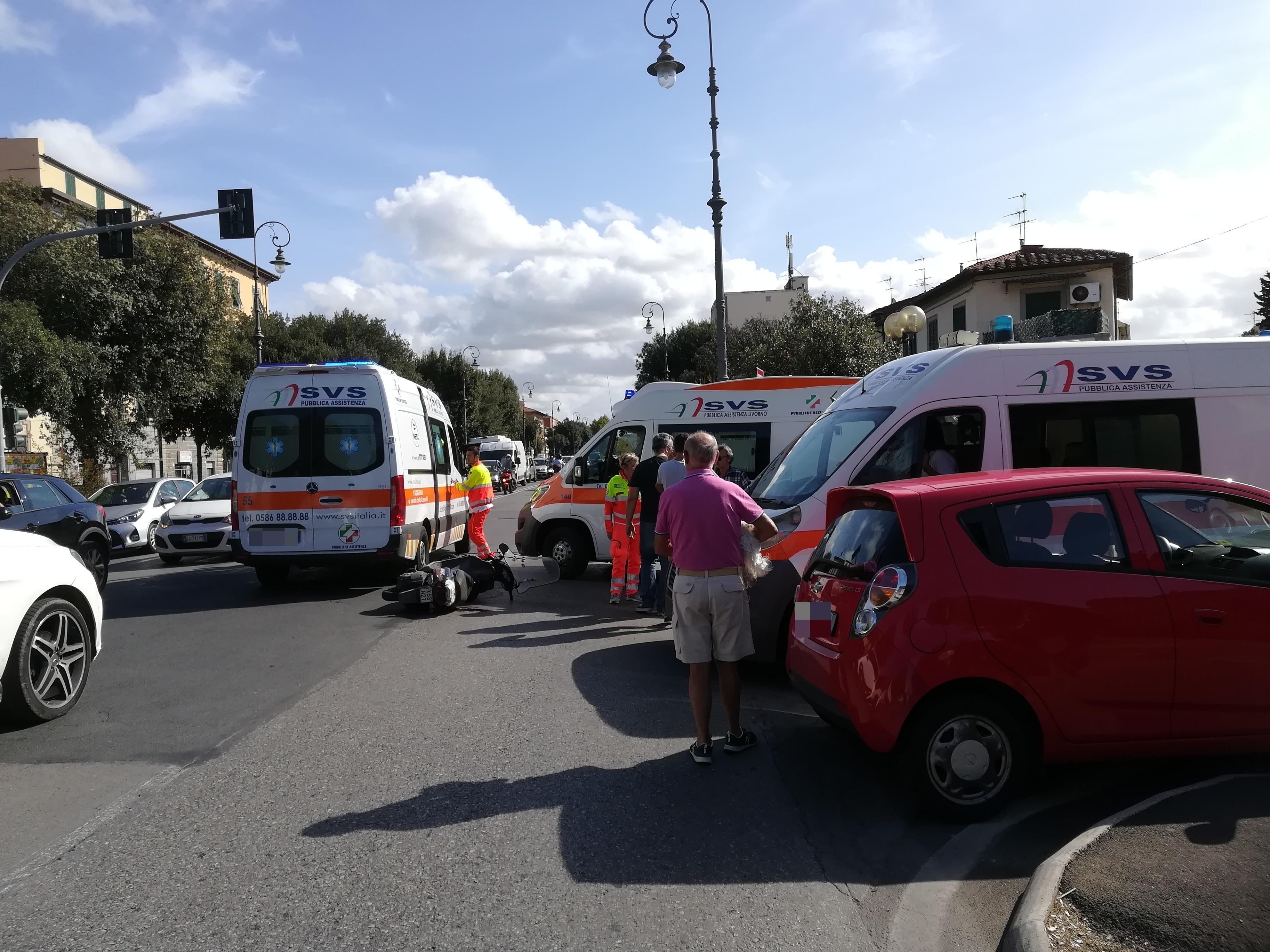 I soccorsi in viale Carducci (foto Corrado Salvini/Pentafoto)